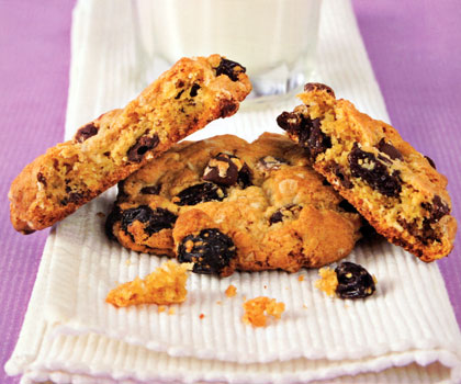 Chocolate and Raisin Oatmeal Cookies Recipe