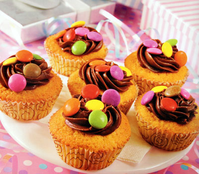 Vanilla Cupcakes with Chocolate Frosting Recipe